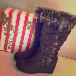 Women’s size 7 brown boots